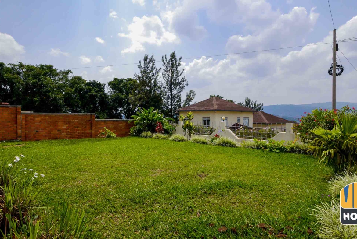 Luxurious house for rent with pool