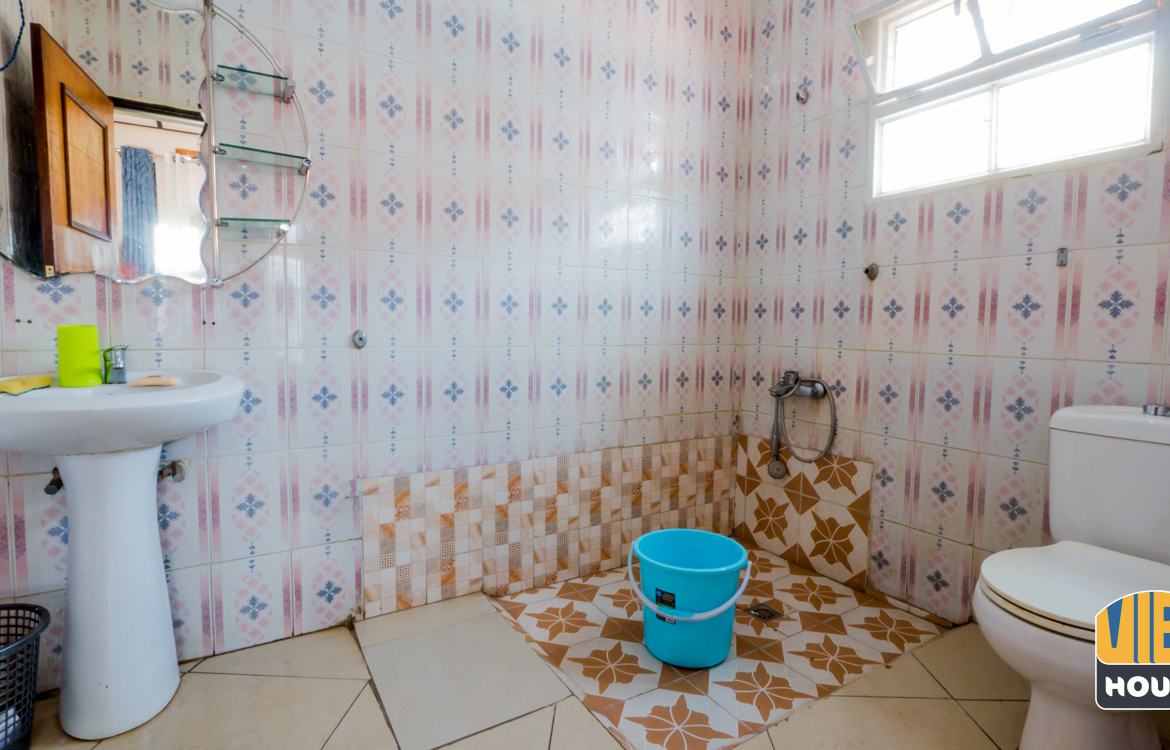 bathroom with overhead shower