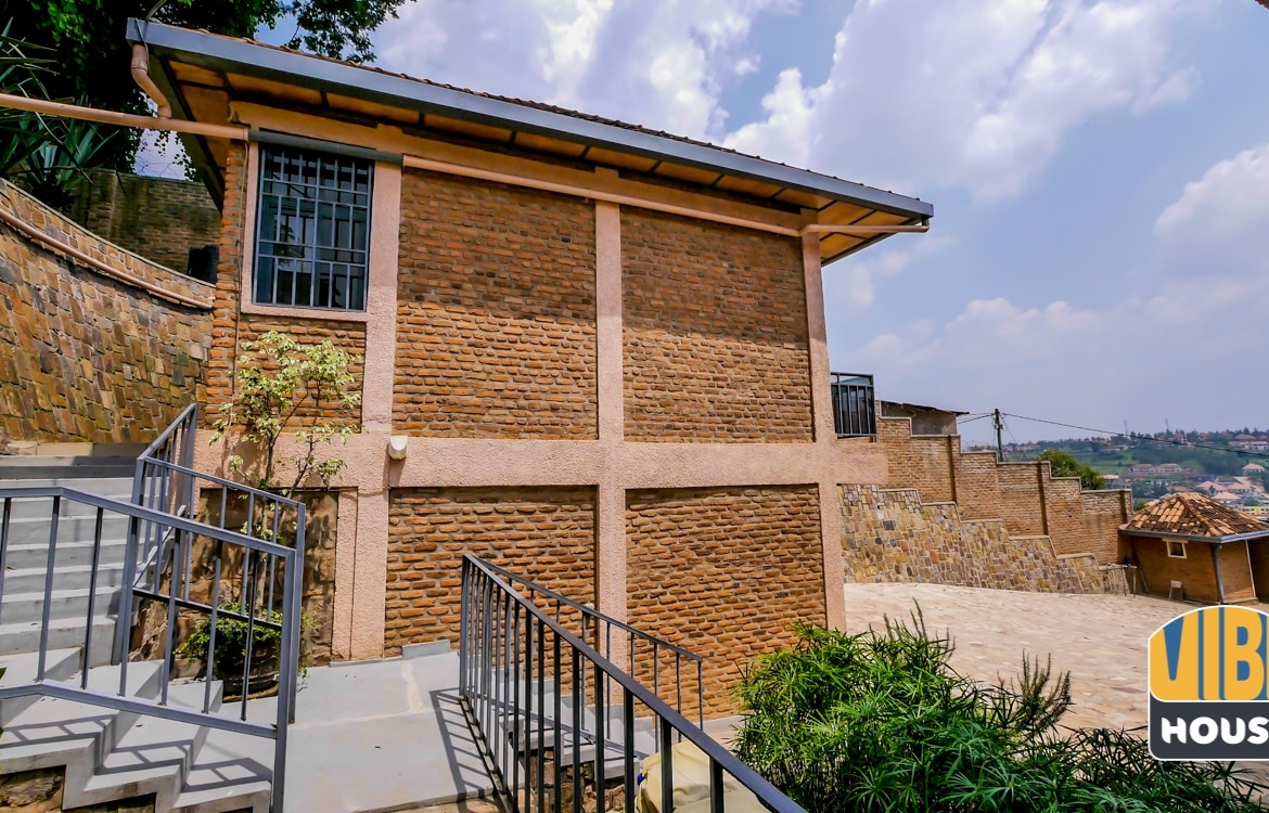 Property with 3 apartments for sale in Nyarutarama, Kigali