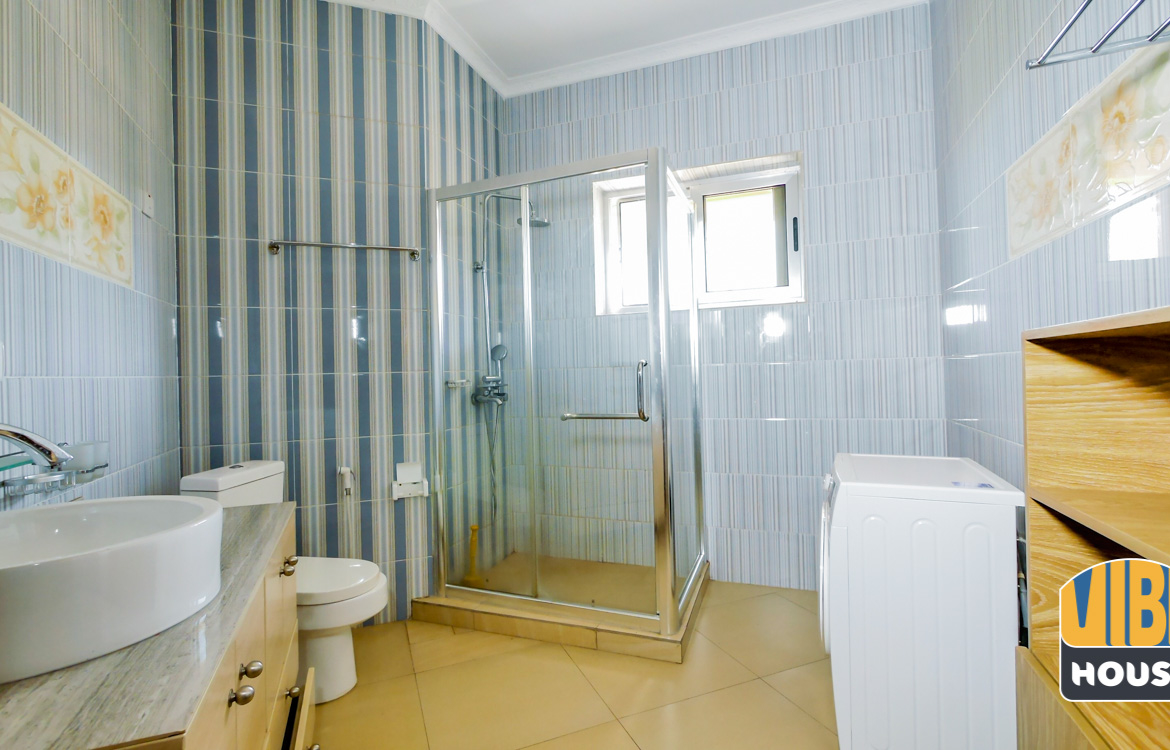 Master bathroom: House for rent in Kibagabaga