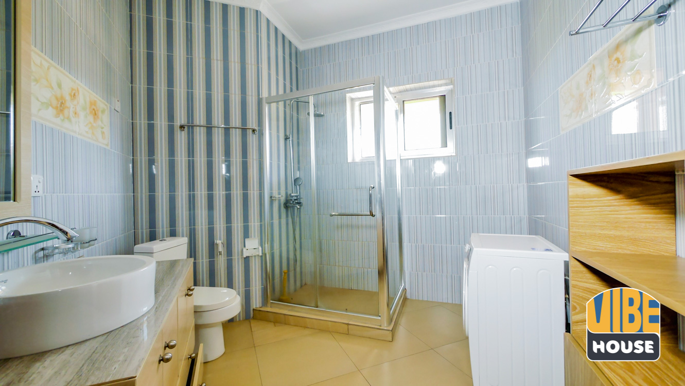 Master bathroom: House for rent in Kibagabaga