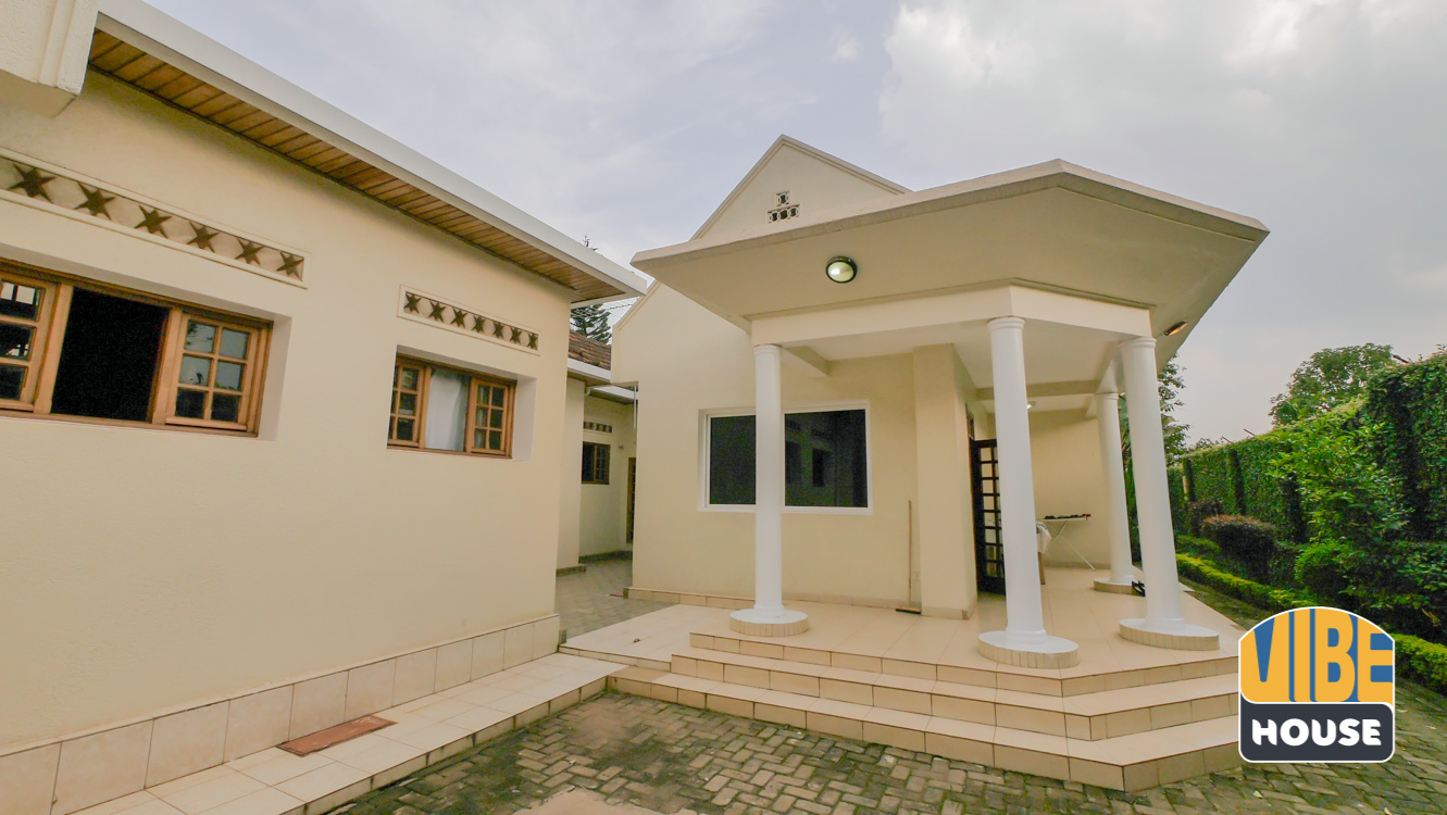 Backyard: Ultimate Luxurious Villa for rent in Gisozi, Kigali
