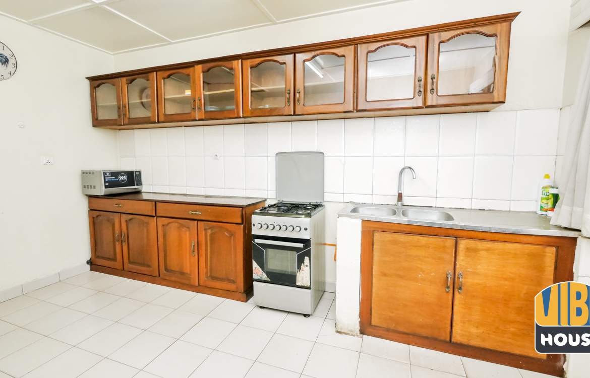Kitchen: House for rent in Nyamirambo