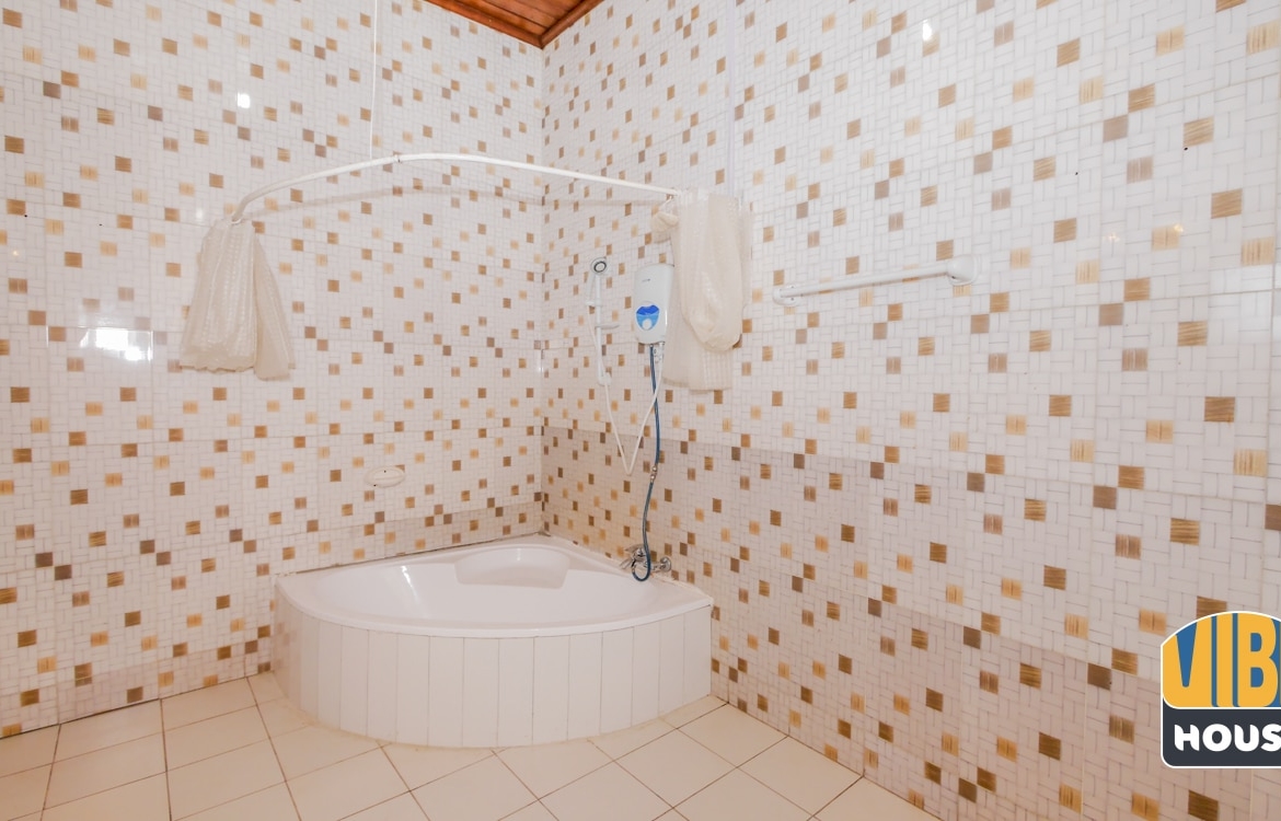 Master bathroom of house for rent in Kibagabaga